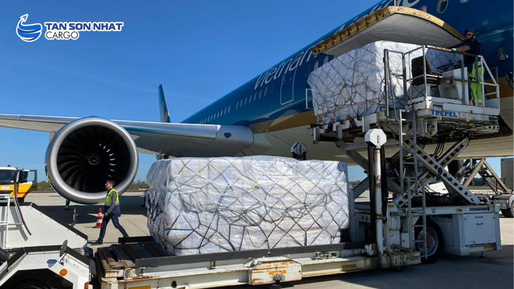 Ba loại máy bay chở hàng chủ đạo tại Việt Nam: PAX, Freighter, Charter
