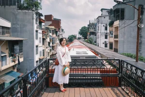 Lần đầu lộ diện toa 'mui trần' trên tàu du lịch 2 tầng Hà Nội