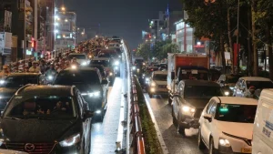 Tình trạng ùn tắc nghiêm trọng quanh sân bay Tân Sơn Nhất