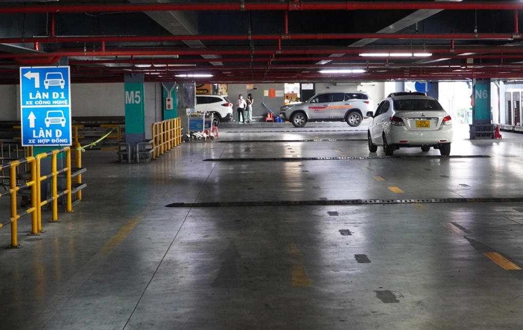 Sân bay Tân Sơn Nhất Mở Thêm Làn Ôtô Đón Khách, Kỳ Vọng Giảm Ùn Tắc Khu Vực Nhà Ga