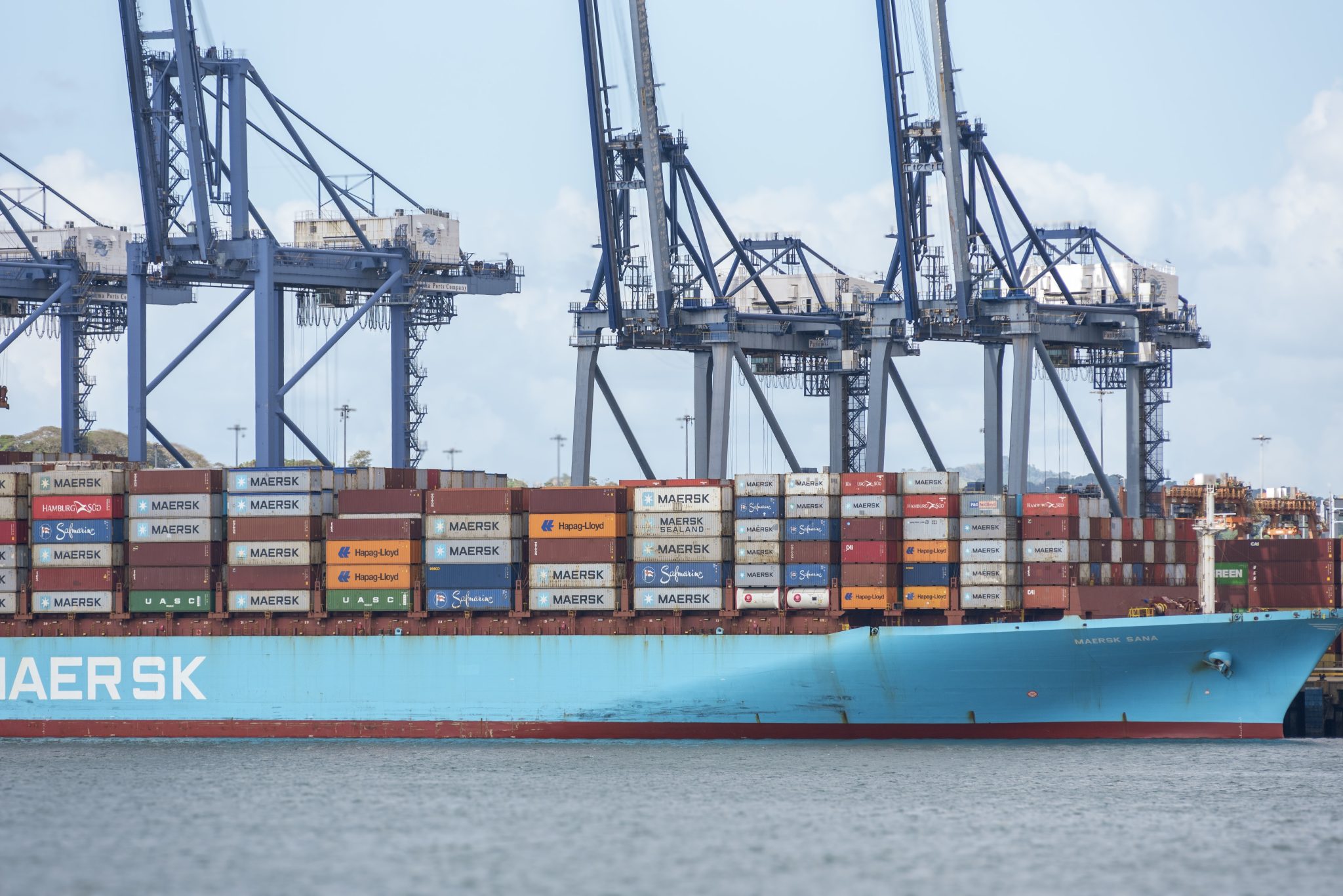 CK Hutchison tiếp tục đàm phán bán cảng bất chấp khủng hoảng Panama