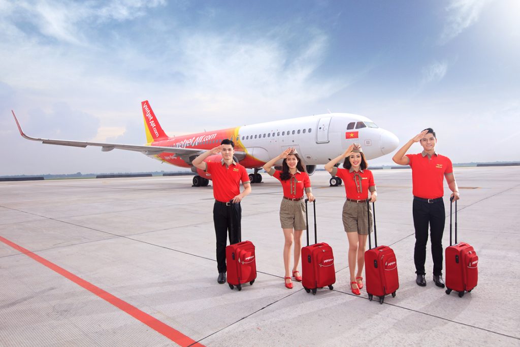 Vì sao nhiều người vẫn chọn VietJet Air dù có tranh cãi?