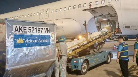 Vietnam Airlines Cargo ra mắt dịch vụ vận chuyển hỏa tốc "6 giờ" Hà Nội - TP.HCM