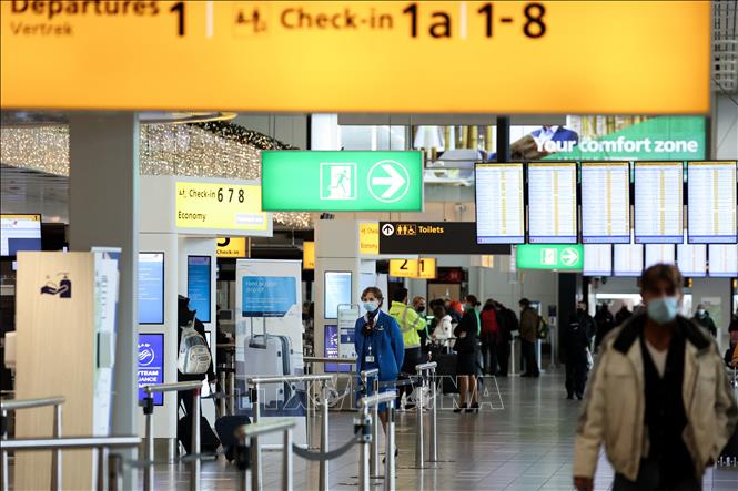 Sân bay Schiphol giảm phí cho các hãng bay do biến động thị trường