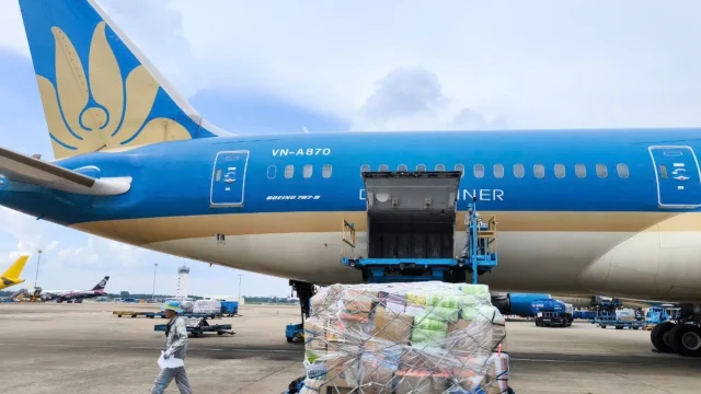 Vietnam Airlines Cargo ra mắt dịch vụ vận chuyển hỏa tốc "6 giờ" Hà Nội - TP.HCM