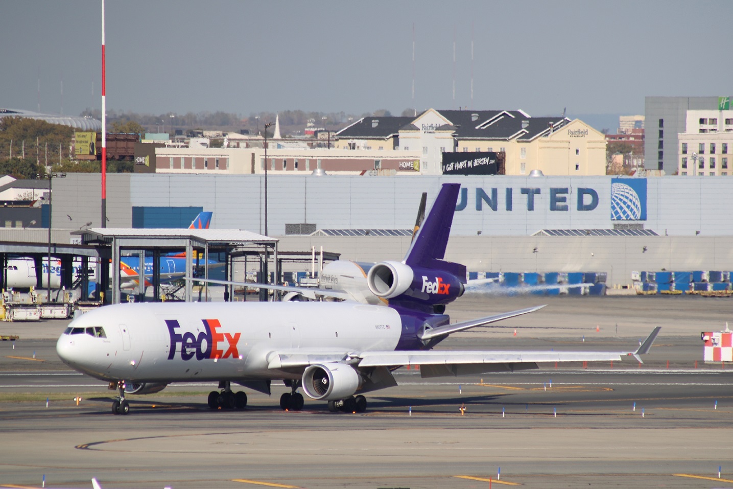 FedEx đưa đội bay MD-11F trở lại bầu trời sau lệnh cấm bay