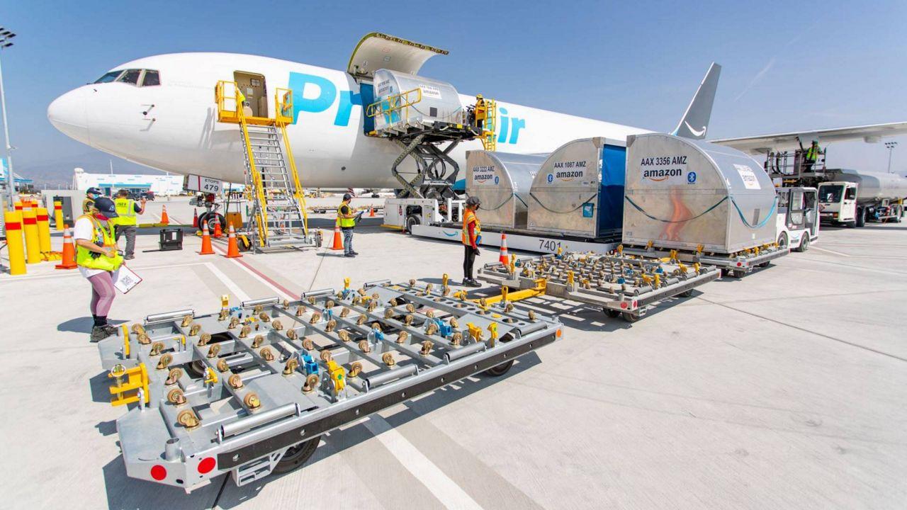 Amazon Air tiếp tục mở rộng mạng lưới vận tải hàng không để phục vụ thương mại điện tử.