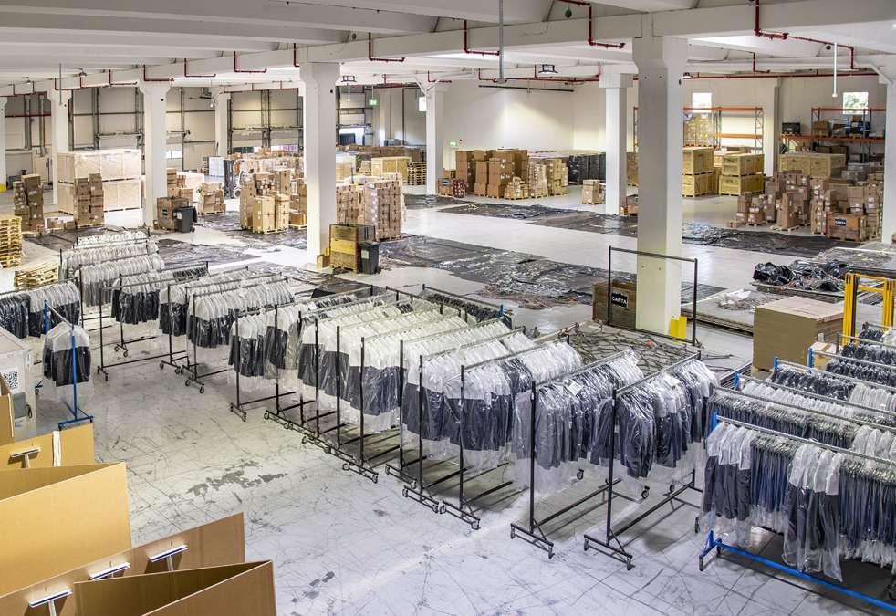 Gửi quần áo đi Ba Lan bằng Air Cargo uy tín